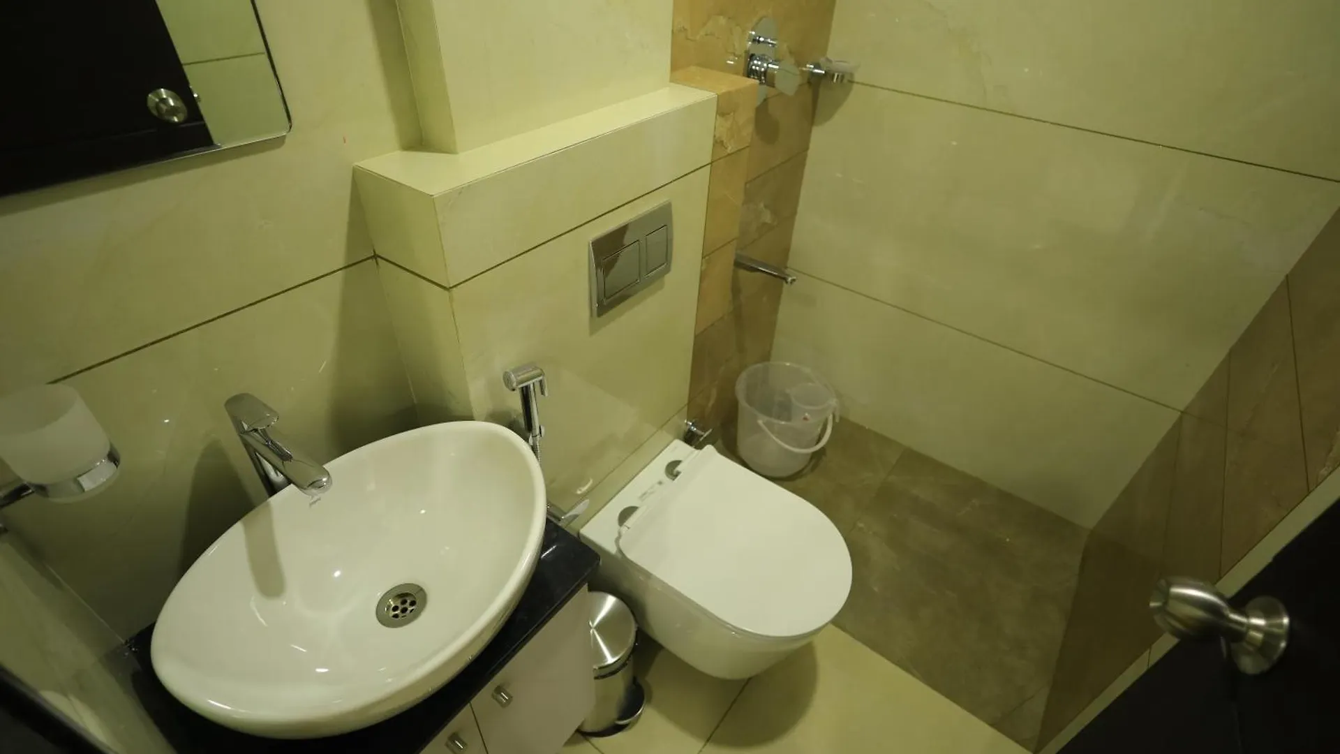 Arctic Business Hotel Kochi 3*,