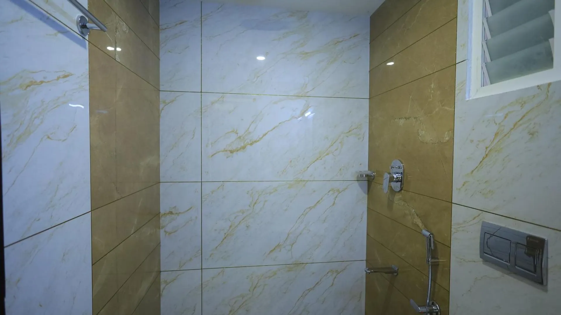 Arctic Business Hotel Kochi