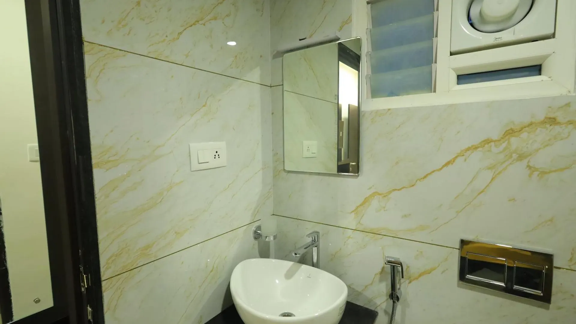 Arctic Business Hotel Kochi